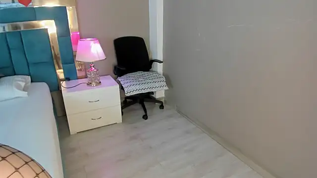 LiiaVelvet online show from 12, 4, 2026