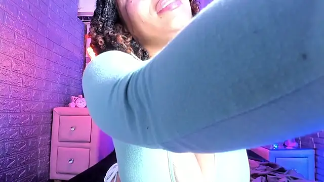 NayaScarlet online show from 16, 4, 2026