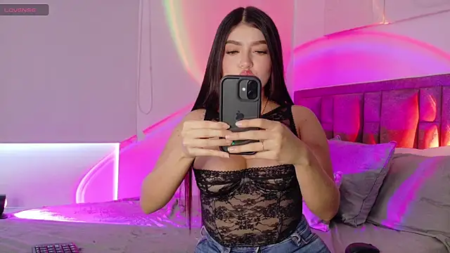 MarianaBaez1 online show from 22, 4, 2026