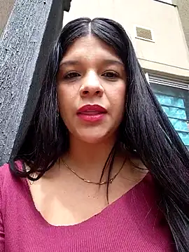 Layla-daring online show from 14, 6, 2026