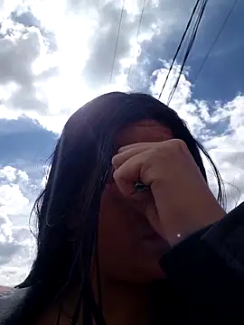 Layla-daring online show from 12, 6, 2026