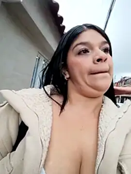 Layla-daring online show from 6, 1, 2026