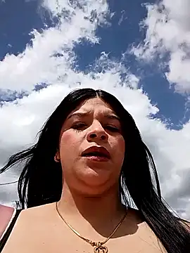 Layla-daring online show from 18, 1, 2026