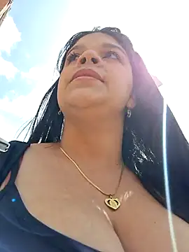 Layla-daring online show from 2, 12, 2025