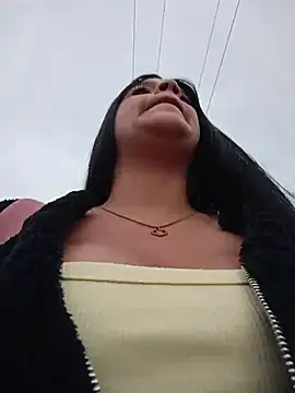 Layla-daring online show from 15, 2, 2026