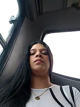 Layla-daring online show from 20, 5, 2026