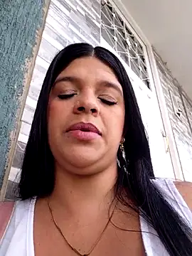 Layla-daring online show from 27, 4, 2026