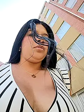 Layla-daring online show from 1, 3, 2026