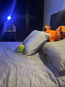 Little  Danni1 online show from 6, 1, 2026