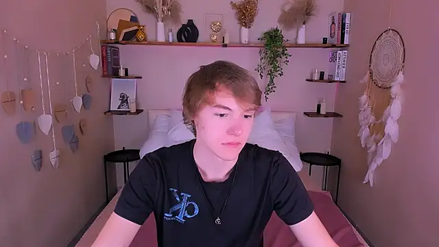 Snapshot of DonaldWoon chatting on 27, 11, 2025 DonaldWoon online show from 27, 11, 2025