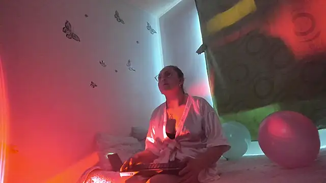 tiffanystorms- online show from 23, 11, 2025