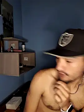 Snapshot of Auron_merrow chatting on 25, 11, 2025 Auron merrow online show from 25, 11, 2025