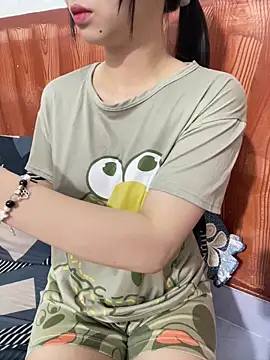 Snapshot of XndSeraphina chatting on 25, 11, 2025 XndSeraphina online show from 25, 11, 2025