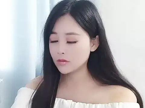 Snapshot of camilla-- chatting on 7, 1, 2026 camilla-- online show from 7, 1, 2026