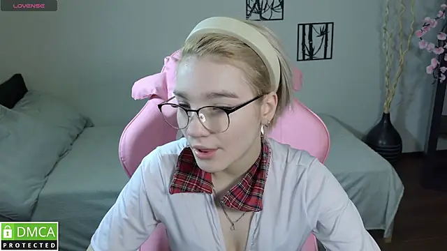 Megan Lora online show from 9, 1, 2026