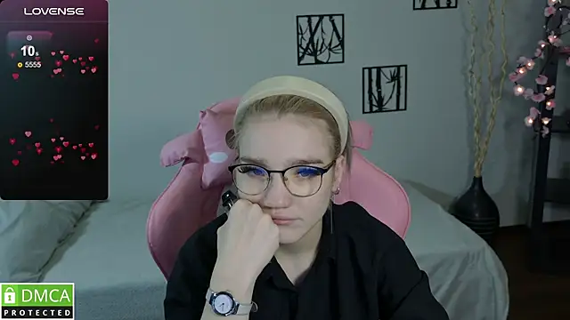 Megan Lora online show from 8, 1, 2026