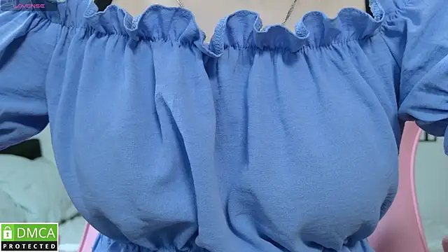 Megan Lora online show from 19, 12, 2025