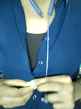 devisree143 online show from 28, 11, 2025