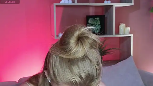 ImiMonroe online show from 7, 6, 2026