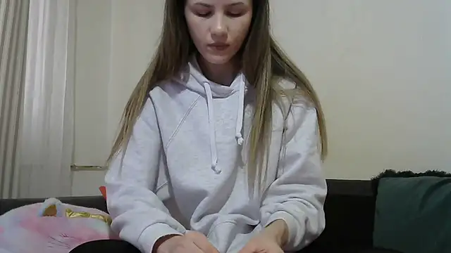 Snapshot of Erii18 chatting on 1, 2, 2026 Erii18 online show from 1, 2, 2026