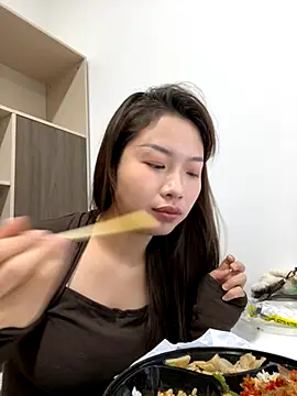 GYYoo online show from 5, 12, 2025