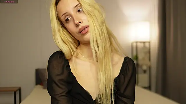 Angelic Lynn online show from 1, 12, 2025