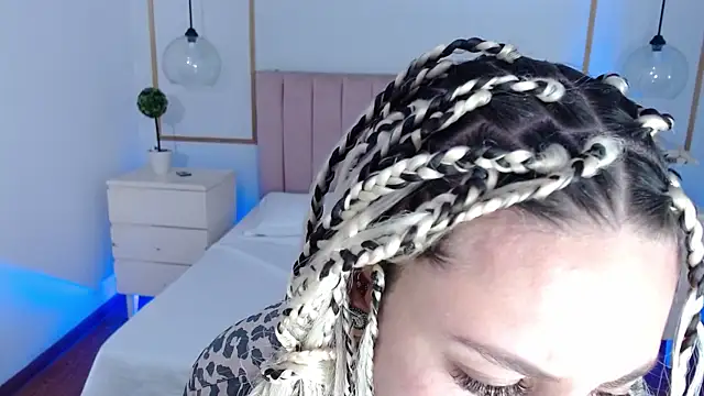 Alice Sinclair  online show from 13, 1, 2026