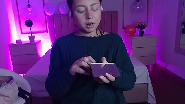 Alice Sinclair  online show from 26, 11, 2025