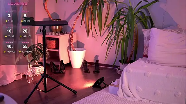 PureEllieX online show from 25, 6, 2026