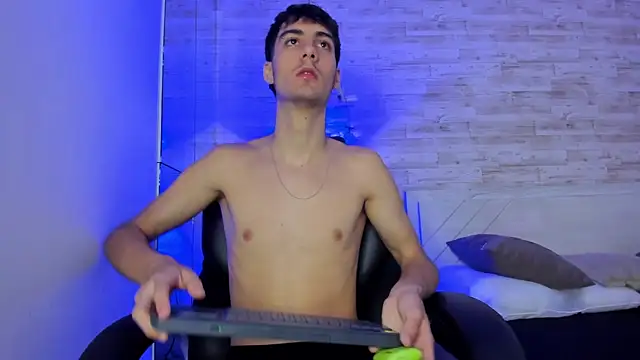 Emir Ozan  online show from 1, 12, 2025