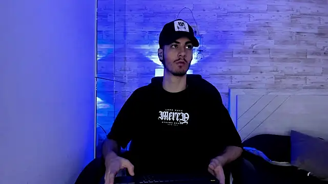 Emir Ozan  online show from 20, 12, 2025