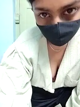 Miss tinaaa online show from 26, 11, 2025