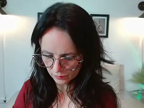 Juliana  lx online show from 3, 2, 2026