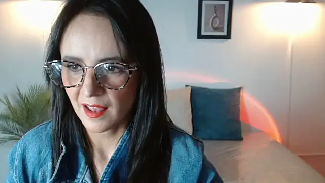 Juliana  lx online show from 24, 3, 2026