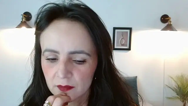 Juliana  lx online show from 10, 4, 2026