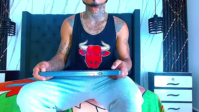 Hot Latino x online show from 15, 1, 2026