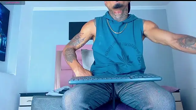 Hot Latino x online show from 6, 2, 2026