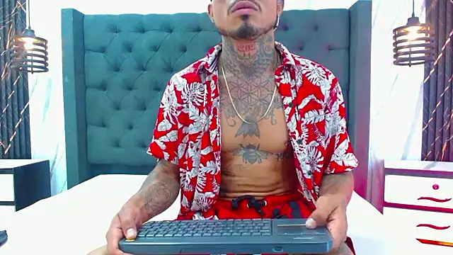 Hot Latino x online show from 5, 1, 2026