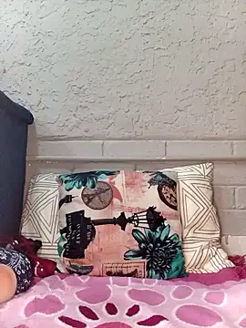 Sweethoneypot25 online show from 5, 3, 2026