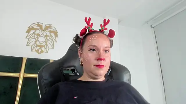 Sophiie Rouse  online show from 2, 12, 2025