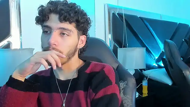 Snapshot of JojoBraando chatting on 2, 12, 2025 JojoBraando online show from 2, 12, 2025