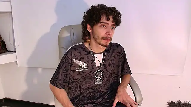 Snapshot of JojoBraando chatting on 7, 4, 2026 JojoBraando online show from 7, 4, 2026