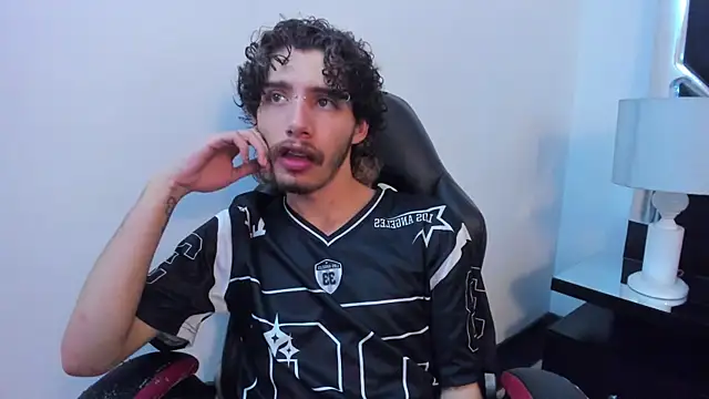 Snapshot of JojoBraando chatting on 9, 4, 2026 JojoBraando online show from 9, 4, 2026