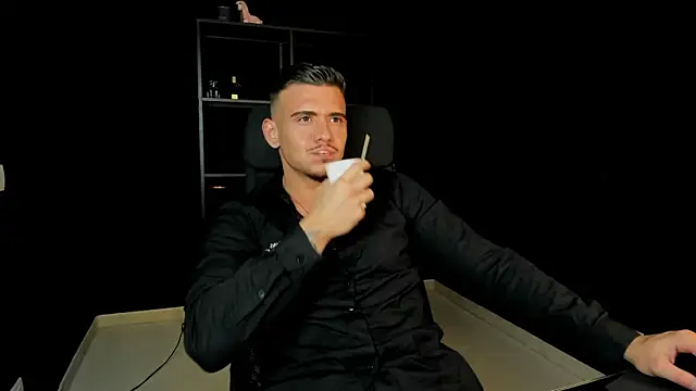 ElijahThorne online show from 7, 4, 2026