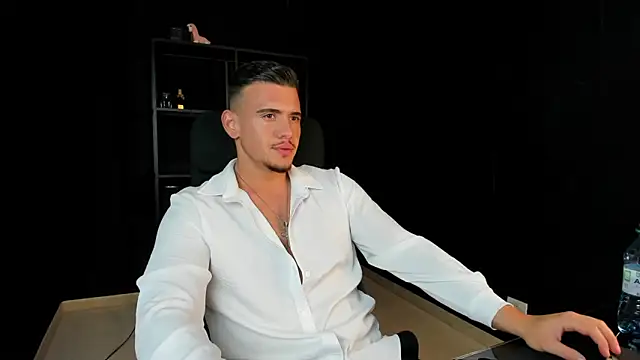 ElijahThorne online show from 10, 4, 2026