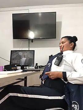 Snapshot of Rosa_Vidal_ chatting on 25, 11, 2025 Rosa Vidal online show from 25, 11, 2025