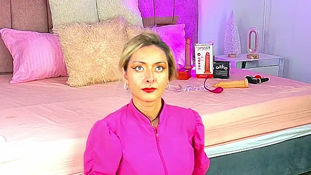 Lunitaa Diva online show from 19, 12, 2025