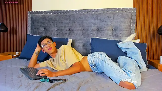 alan bless18 online show from 24, 11, 2025