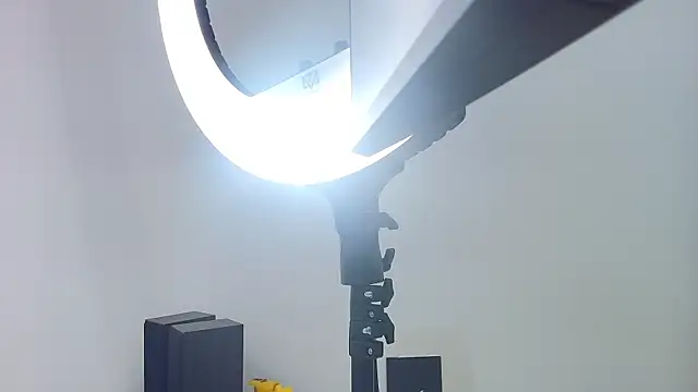 lili jhonson online show from 26, 11, 2025