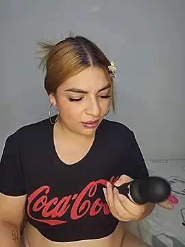 mila curvy online show from 30, 11, 2025